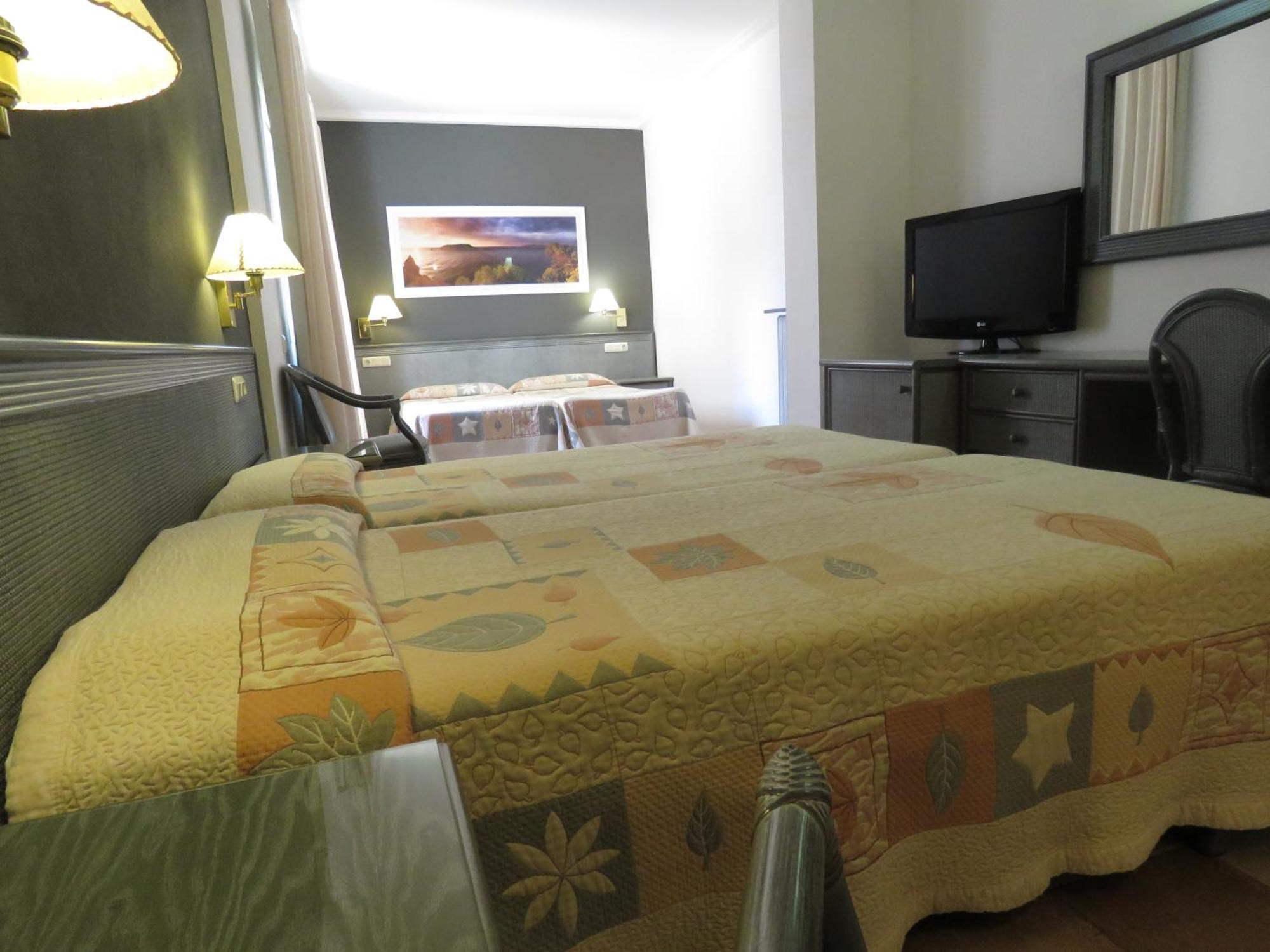 Hotel Santa Anna L'Estartit Room photo