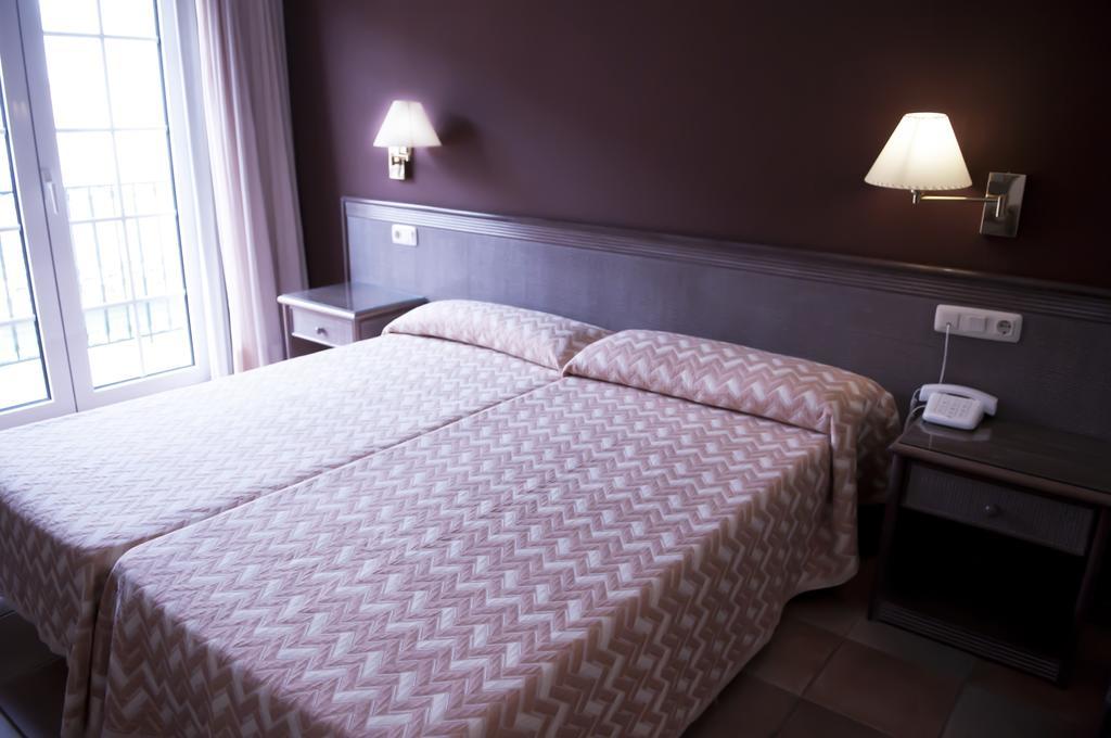 Hotel Santa Anna L'Estartit Room photo